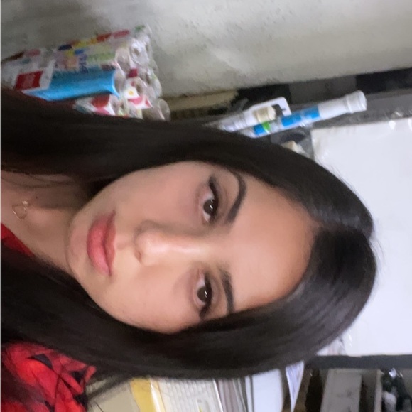 Meet your Posher, Chrystal - Picture 2 of 4